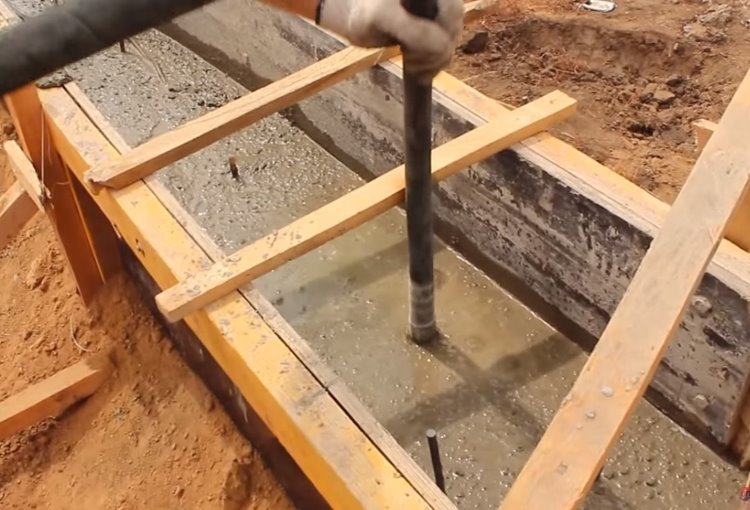 Уплотнение бетона вибратором